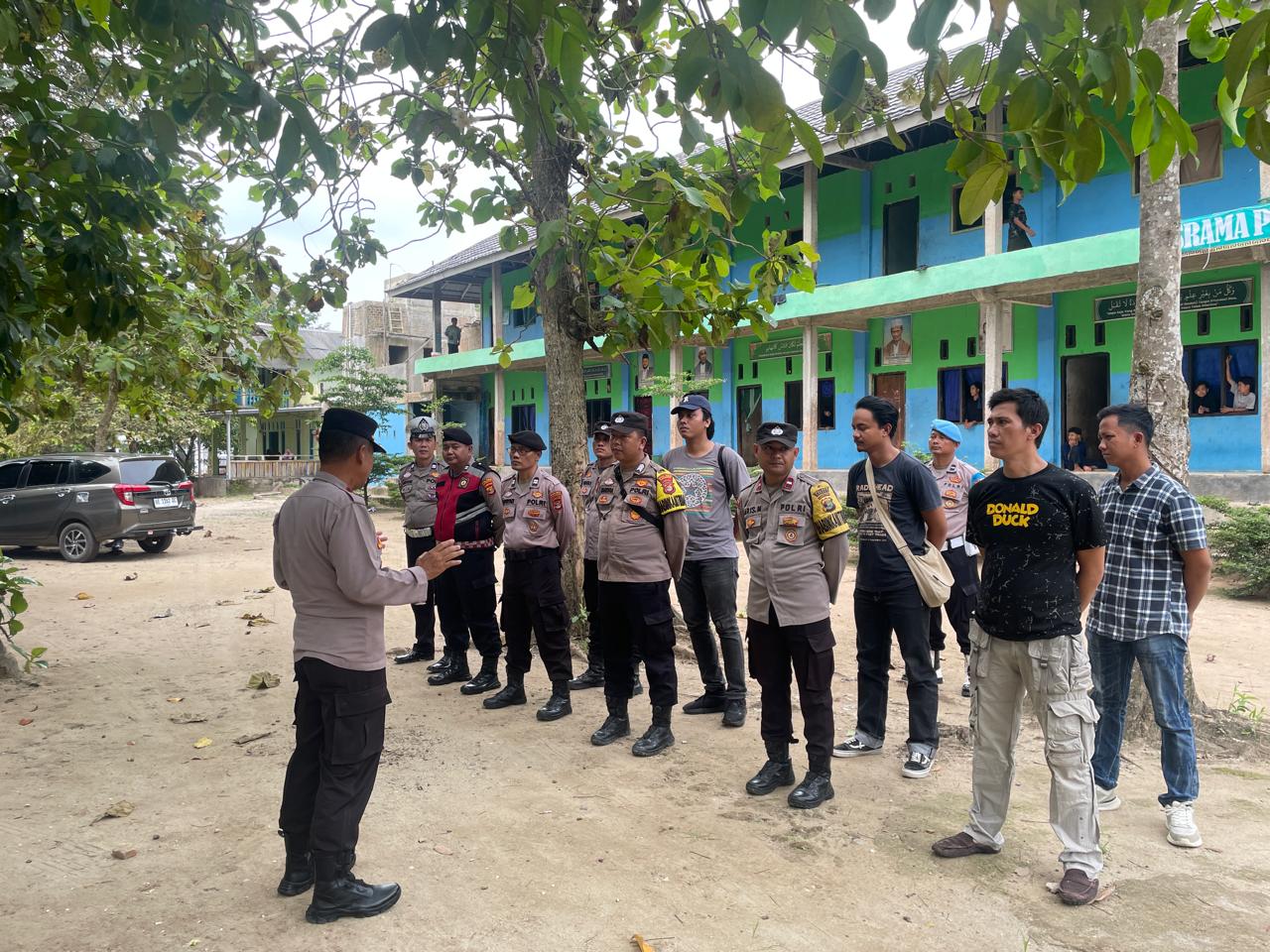 Polsek Tulang Bawang Tengah Pengamanan Acara Pelantikan dan Pengajian serta Tasyakuran di Ponpes Darurrohman Tiyuh Mulya Kencana