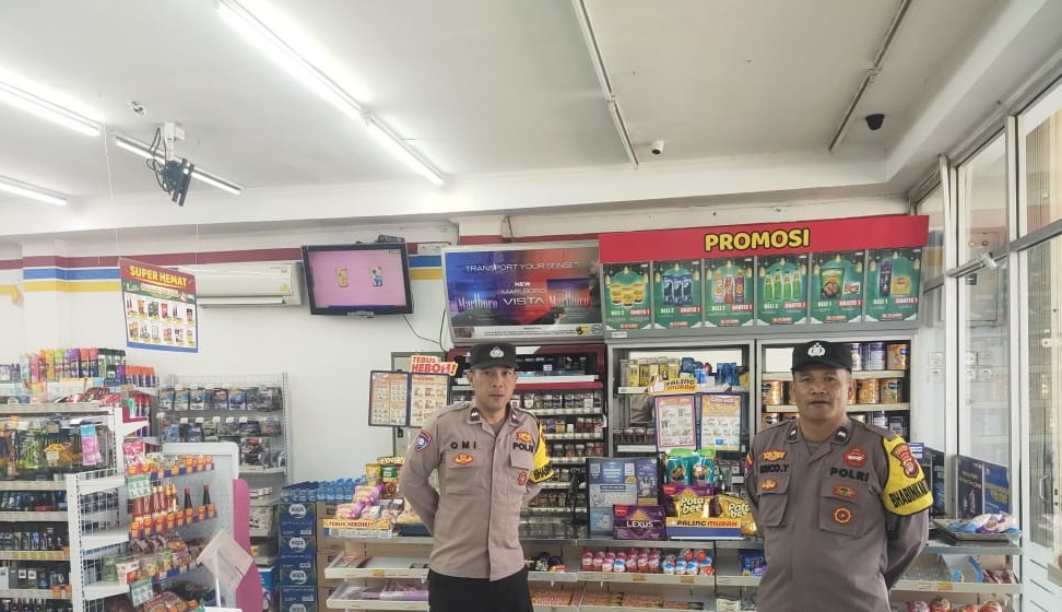 Polsek Sekincau Laksanakan Patroli Dialogis di Pusat Keramaian untuk Menjaga Kondusifitas Kamtibmas