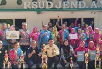Foto istimewa (Direktur RSUD Jenderal Ahmad Yani dan Peserta Lomba)