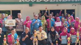 Foto istimewa (Direktur RSUD Jenderal Ahmad Yani dan Peserta Lomba)
