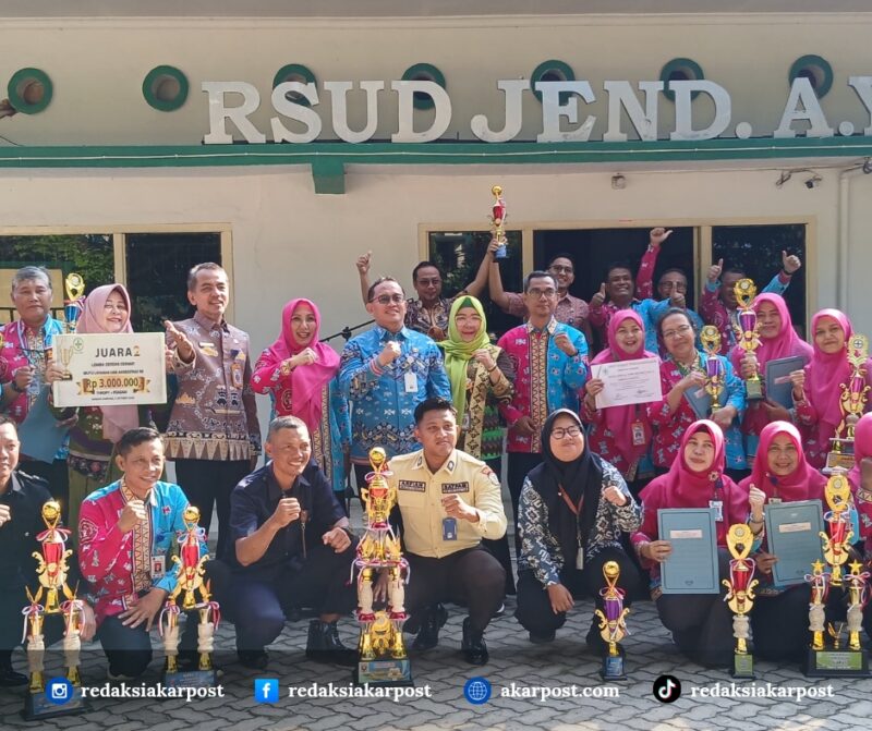 Foto istimewa (Direktur RSUD Jenderal Ahmad Yani dan Peserta Lomba)