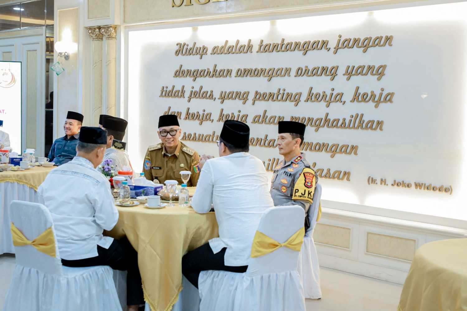 Gubernur Rahmat Mirzani Djausal Buka Puasa Bersama di Mapolda Lampung
