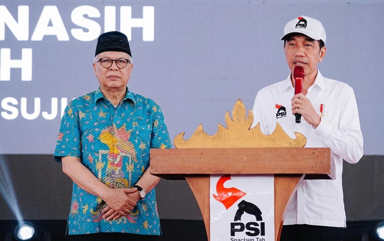 Alzier Minta Publik Tak Polemikkan Gelar Adat Jokowi di Lampung